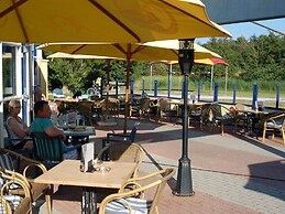 Cozy Coastal Retreat Texel