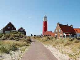 Cozy Coastal Retreat Texel