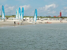 Cozy Coastal Retreat Texel