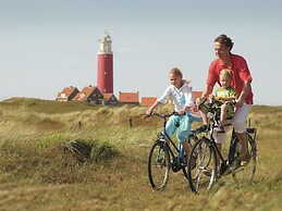 Spacious Farmhouse Near Beach