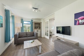 Spacious Farmhouse Near Beach