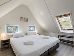 Spacious Farmhouse Near Beach