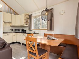Cozy Bungalow With a Nice Sauna, 3 km. From Putten