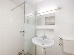 Cozy Bungalow With two Bathrooms, 3 km From Putten