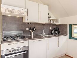 Comfy Bungalow With Dishwasher, 3 km. From Putten
