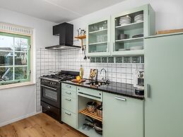 Tatched Villa With Dishwasher, 1 km From the Beach