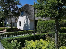 Tatched Villa With Dishwasher, 1 km From the Beach