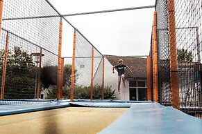 Comfy Chalet With Microwave, 500 m. From the Beach