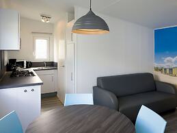 Comfy Chalet With Microwave, 500 m. From the Beach