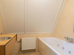 Restyled House With Three Bathrooms, Breda at 10km