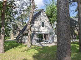 Restyled House With Dishwasher, Breda at 10 km