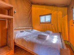 Tent Cabin With Kitchen Near Breda