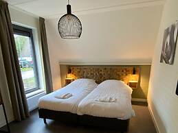 Restyled House With two Bathrooms, Breda at 10 km