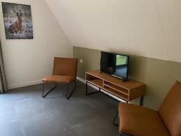 Restyled House With two Bathrooms, Breda at 10 km