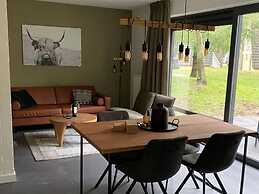 Restyled House With two Bathrooms, Breda at 10 km