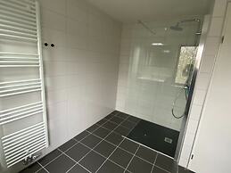 Restyled House With two Bathrooms, Breda at 10 km