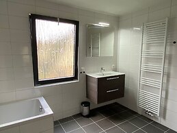 Restyled House With two Bathrooms, Breda at 10 km