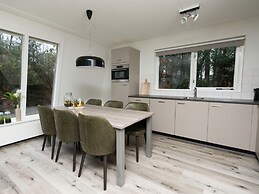 Detached Forest Villa With Dishwasher at De Veluwe