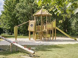 Luxurious Lodge With Airco, Located Beside a Lake