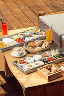Bebatroun Beach Hotel