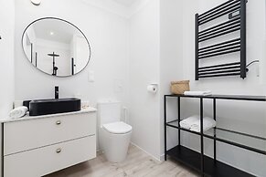 Apartment Dwernickiego Cracow by Renters
