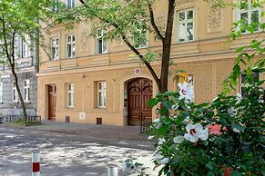 Apartment Dwernickiego Cracow by Renters