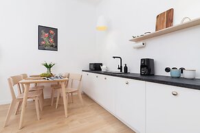 Apartment Dwernickiego Cracow by Renters