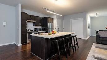 Bold CozySuites w/pool, gym, roof #6