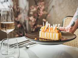 Hôtel LÉONOR the place to live