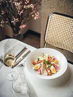 Hôtel LÉONOR the place to live