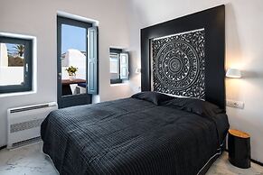 Stunning Villa, Private hot tub in Thera Santorini