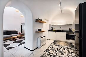 Stunning Villa, Private hot tub in Thera Santorini