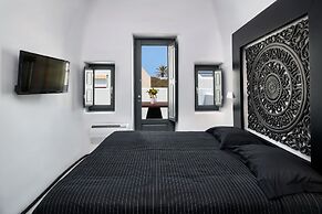 Stunning Villa, Private hot tub in Thera Santorini