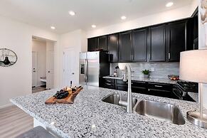 Modern & Stunning Home near Breweries and Old Town!