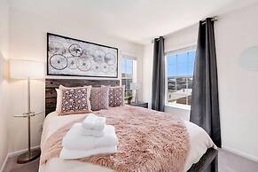 Modern & Stunning Home near Breweries and Old Town!
