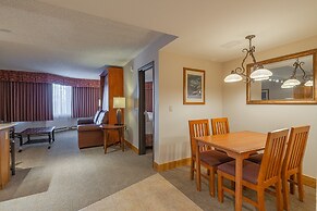 Grand Lodge 1-Bedroom Condo with 3 Queens & Close to Everything 1 Cond