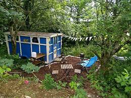 Pilgrims Shepherd's Hut - Goosewell Glynn Glamping