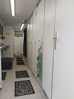 Pilgrims Shepherd's Hut - Goosewell Glynn Glamping