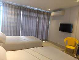 OYO 816 Oktowaves Hotel