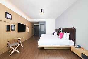 Moxy Shenzhen North Station