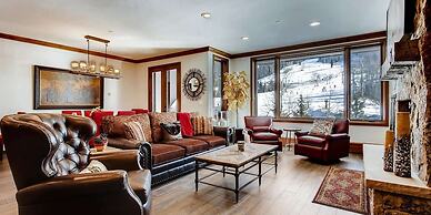 Highlands Slopeside #207 3 Bedroom Condo by Redawning
