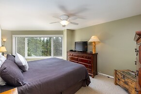 2105 The Pines 3 Bedroom Condo by RedAwning
