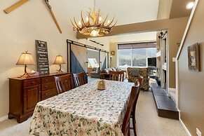 2105 The Pines 3 Bedroom Condo by RedAwning