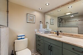 2105 The Pines 3 Bedroom Condo by RedAwning