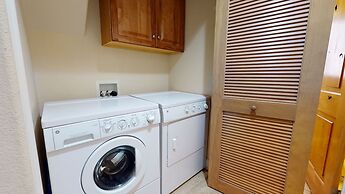 Mammoth Gateway Village 7 Pet-Friendly, Mountain Modern with Private J