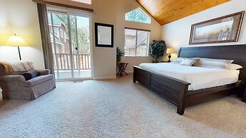 Mammoth Gateway Village 7 Pet-Friendly, Mountain Modern with Private J