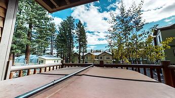 Mammoth Gateway Village 7 Pet-Friendly, Mountain Modern with Private J