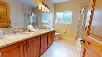 Mammoth Gateway Village 7 Pet-Friendly, Mountain Modern with Private J