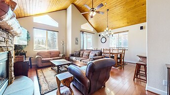 Mammoth Gateway Village 7 Pet-Friendly, Mountain Modern with Private J