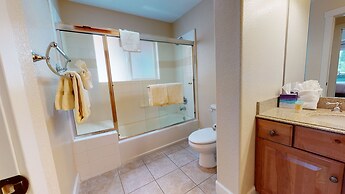 Mammoth Gateway Village 7 Pet-Friendly, Mountain Modern with Private J